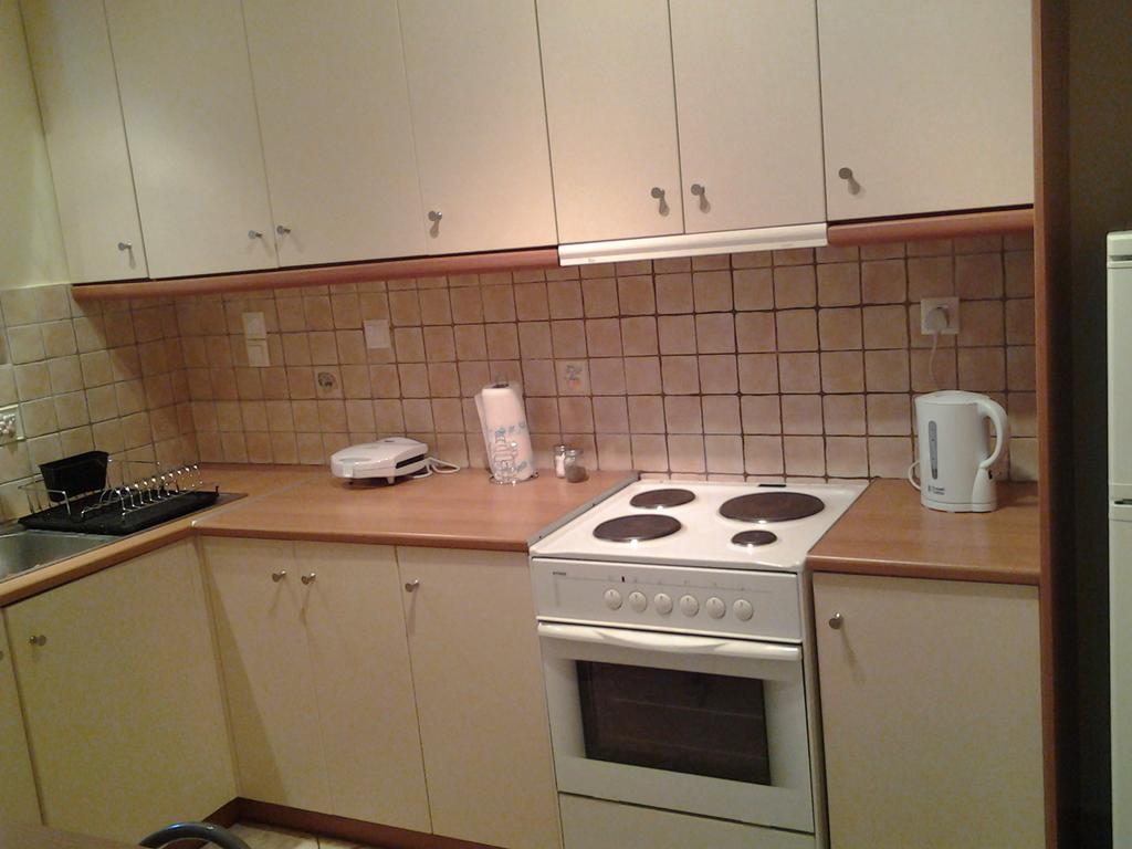 Alikes Apartments Close To International Airport And Rafina Port アルテミダ エクステリア 写真