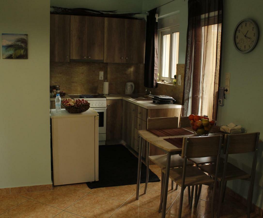 Alikes Apartments Close To International Airport And Rafina Port アルテミダ エクステリア 写真