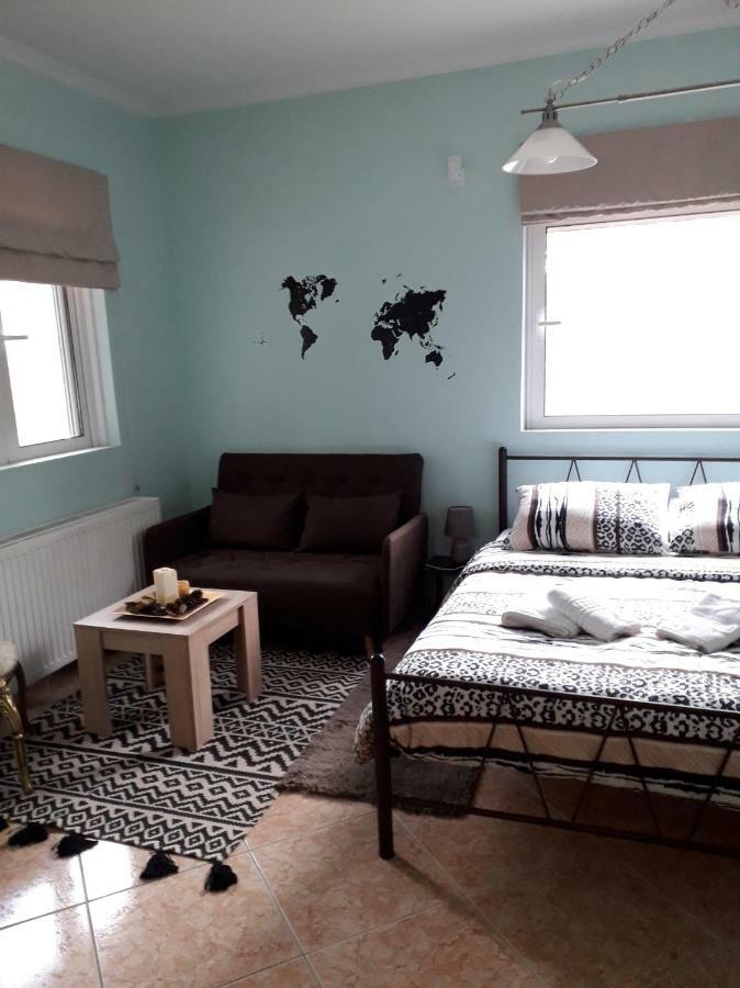 Alikes Apartments Close To International Airport And Rafina Port アルテミダ エクステリア 写真