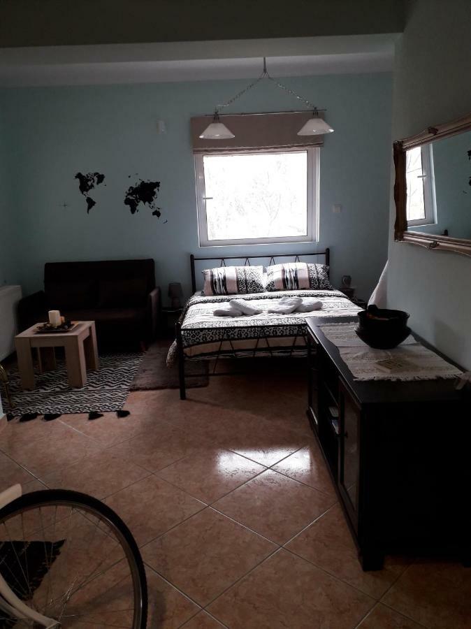 Alikes Apartments Close To International Airport And Rafina Port アルテミダ エクステリア 写真