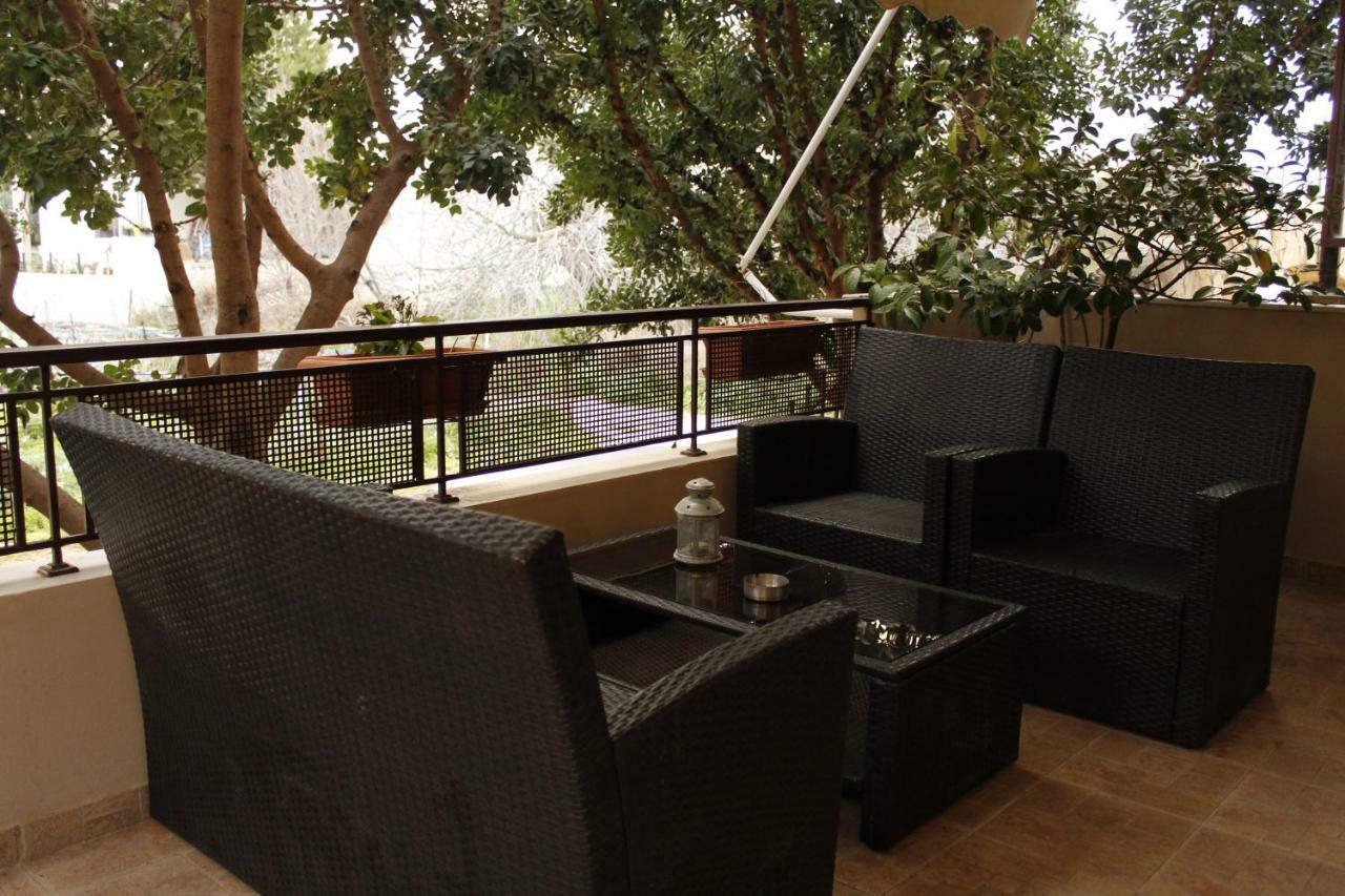 Alikes Apartments Close To International Airport And Rafina Port アルテミダ エクステリア 写真