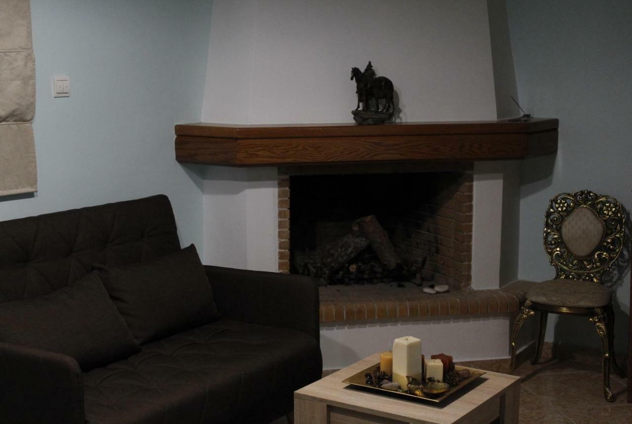 Alikes Apartments Close To International Airport And Rafina Port アルテミダ エクステリア 写真